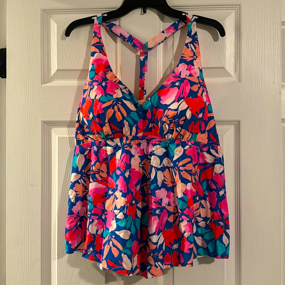 Raisins Curve 24W Tankini NWT